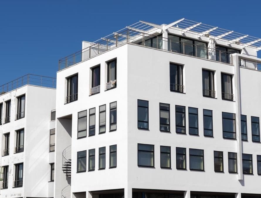 Ventajas de las fachadas ventiladas en edificios modernos