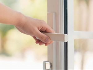 4 maneras de reducir drásticamente el ruido exterior con sus nuevas ventanas