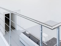 Cómo las barandillas de aluminio pueden añadir estilo y seguridad a su hogar