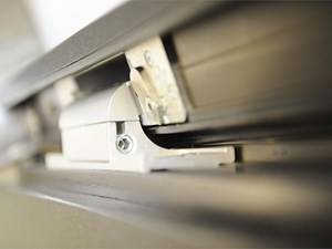 La comparativa Cortizo: sistema abatible a70 vs. corredera c160, ¿Cuándo elegir cada uno?