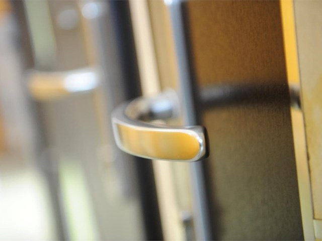 La importancia de la estanqueidad en puertas exteriores de PVC de alto rendimiento