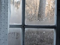 ¿Por qué se produce la condensación en las ventanas? 