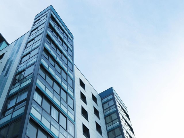 ¿Qué se consigue con la instalación de la fachada ventilada en nuestro edificio?